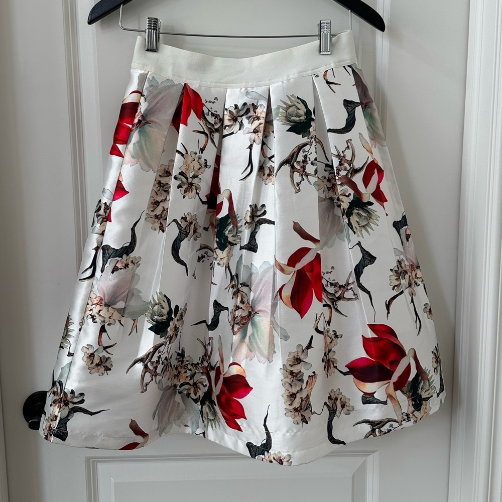 ICÔNE Red and Gray Pleated Bubble Midi Skirt